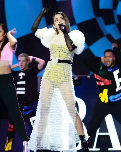 q唇语柠檬草的味道我知道你很难过天空七上八下日不落无言以对迷幻