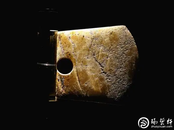 玉钺:古代王权的象征