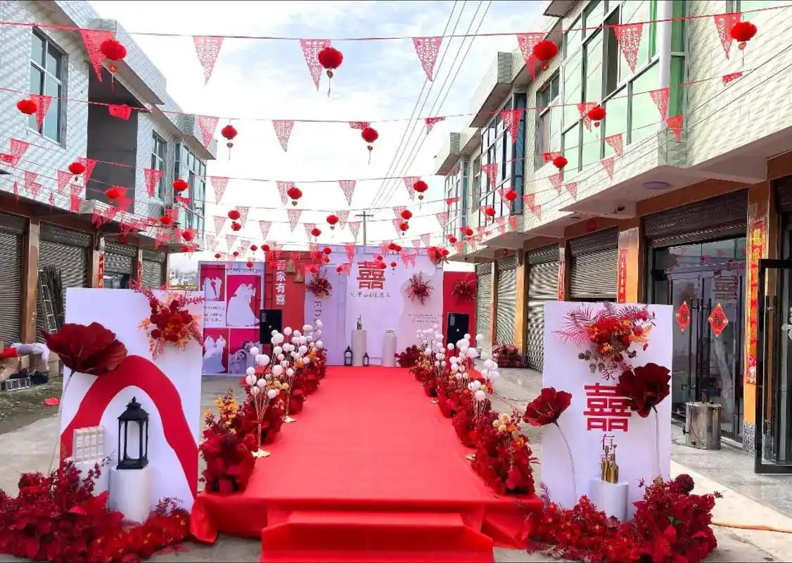 农村喜宴 #场景布置 #备婚日常 #婚庆现场 从婚纱照到婚 - 抖音