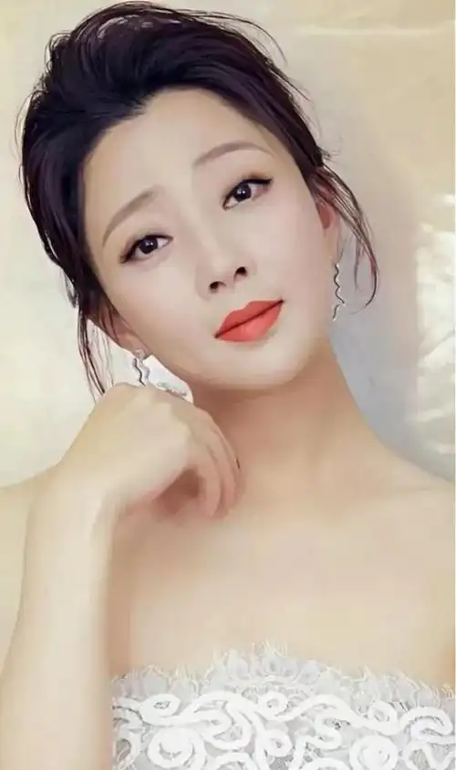 女神殷桃绝世美女_网易订阅