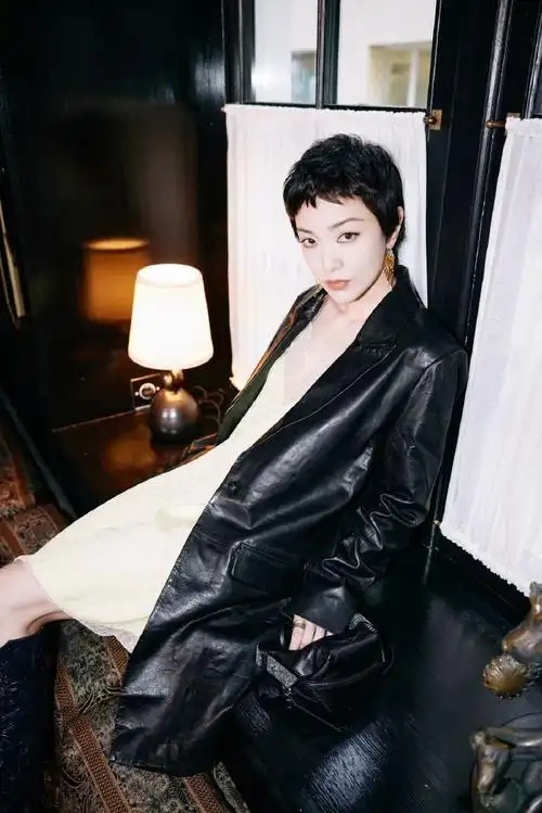 #郭采洁巴黎睡衣风街拍##郭采洁松弛感穿搭#