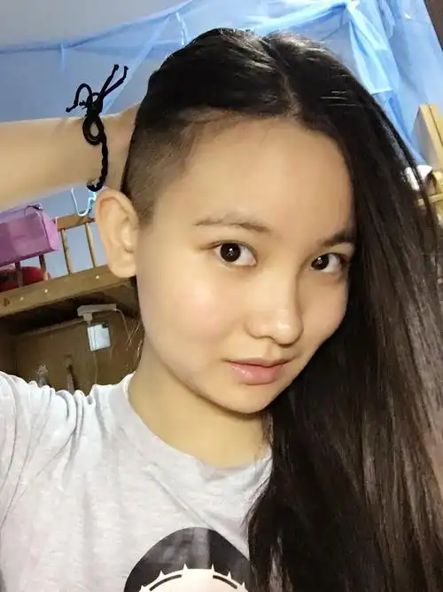 女生留阴阳头什么感觉?