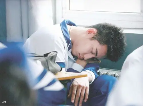 校服少年黄景瑜