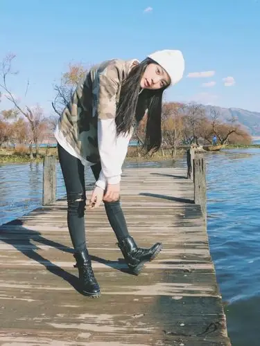 少女的减龄可爱歪头杀,你get了吗?