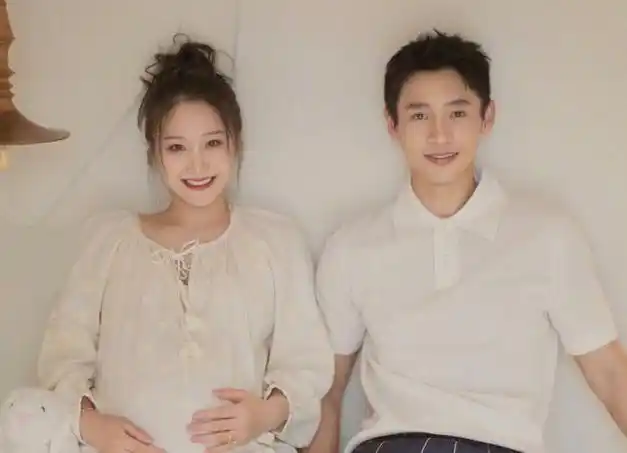 魏晨与爱人相伴近20年,37岁当爸,晒老婆孕照和宝宝脚丫|唱片|谭维维