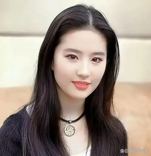 "神仙姐姐"刘亦菲:身价百亿豪车遍地,为啥却一直没有人迎娶?