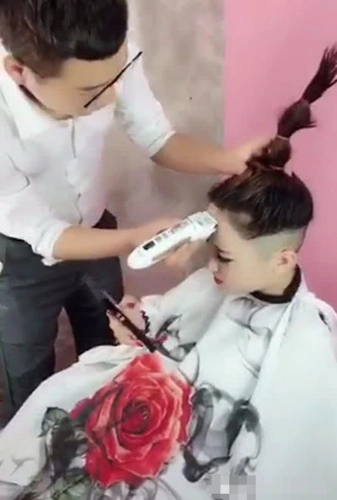 小姐姐剃光后脑勺,剩下一个"锅盖",网友:海贝发型重出江湖