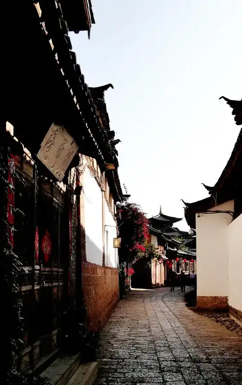 古城小巷古风韵