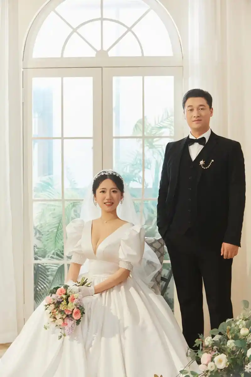 始于初见止于终老  2021年春天的婚纱照片段 虽迟但到～ - 抖音