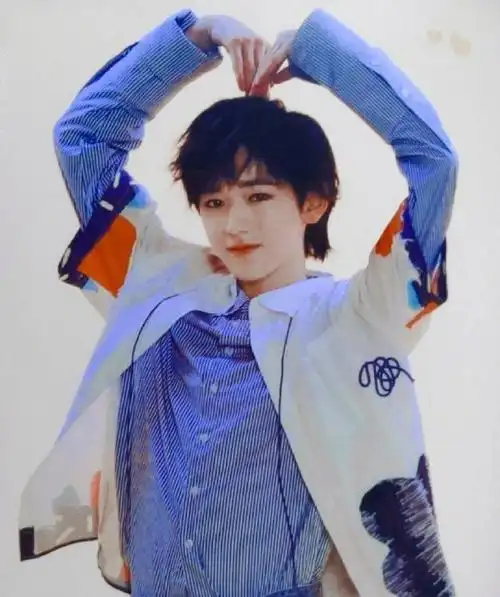 宋亚轩比心好甜#宋亚轩花式比心小合集!