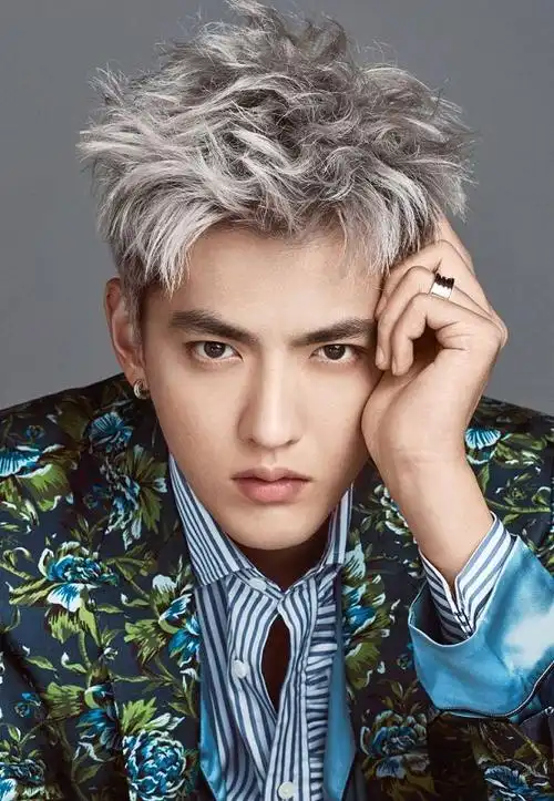 明星资源 吴亦凡吴亦凡(kris),1990年11月6日出生于广东省广州市,华语