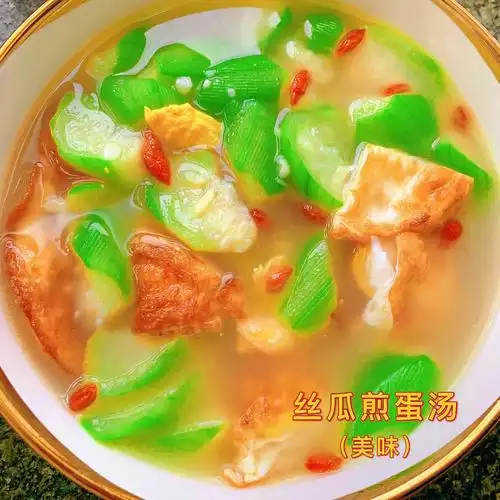 食材:丝瓜一根,鸡蛋两个,少量枸杞做法:16615锅内少量油,油热放入