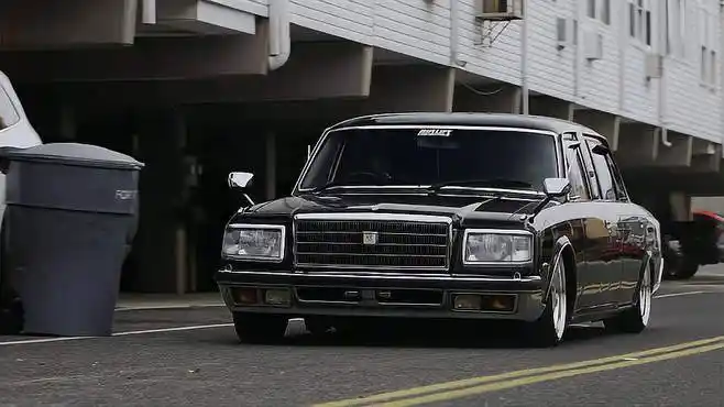 丰田世纪,复古低趴范儿十足