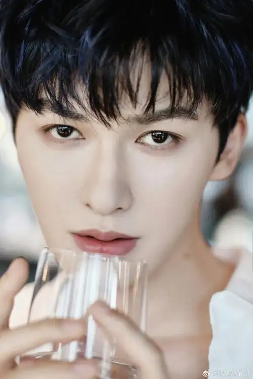 朱正廷花式吃轻食##朱正廷丘比品牌推荐官##朱正廷