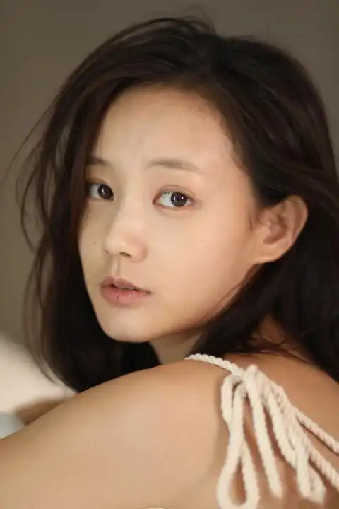 李一桐素颜,素颜也是美美的,演技好颜值高的小姐姐pick一下.