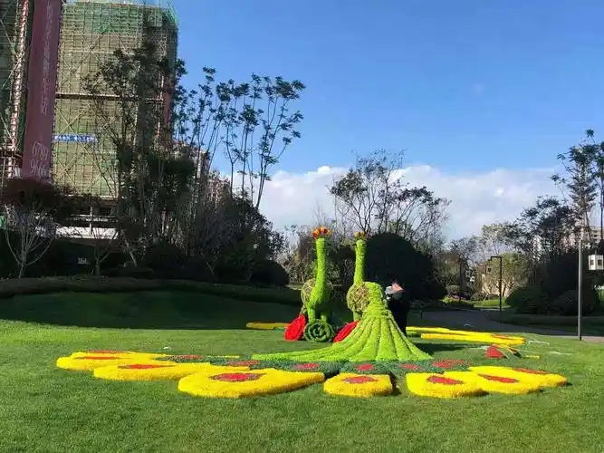 逼真的蝴蝶绿雕小品厂家批发定制 成都大量批发绿雕造型的厂家