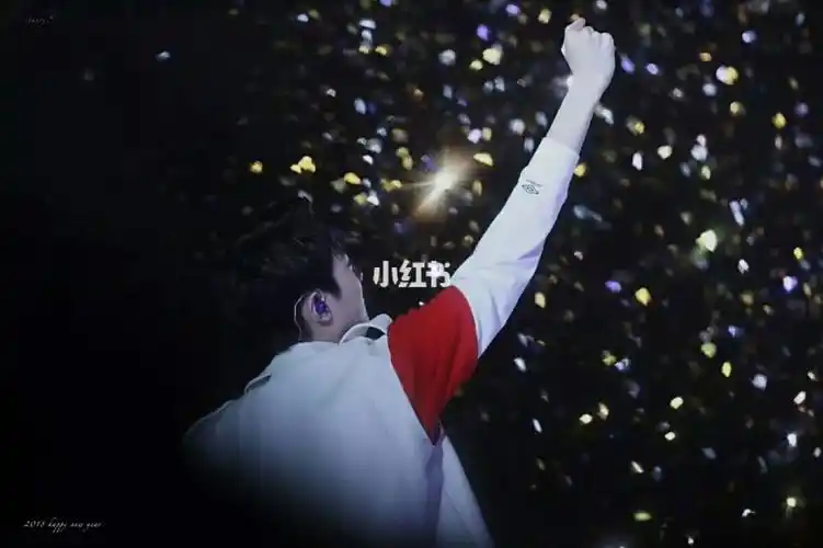 今日背影杀手赖冠霖