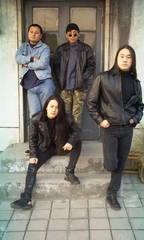 高原的老照片带你返场90年代那个摇滚乐不可复制的传奇时代