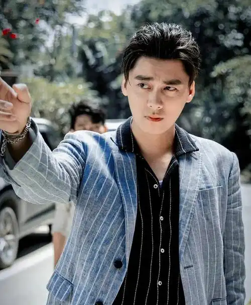 朱一龙|男明星流量排行榜:任嘉伦朱一龙上榜,看到第一名副其实