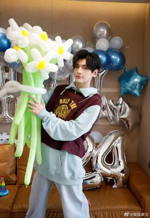 翟潇闻说祝我生日快乐