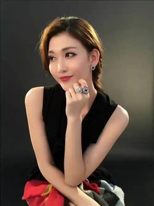 李彩桦个人资料和图片-雷客网