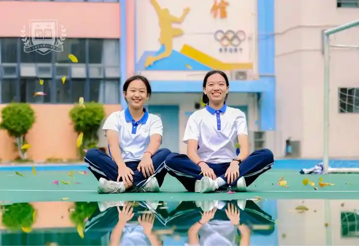 12月16号2024届高新中学初三5班毕业照欣赏 山水有相逢 - 抖音