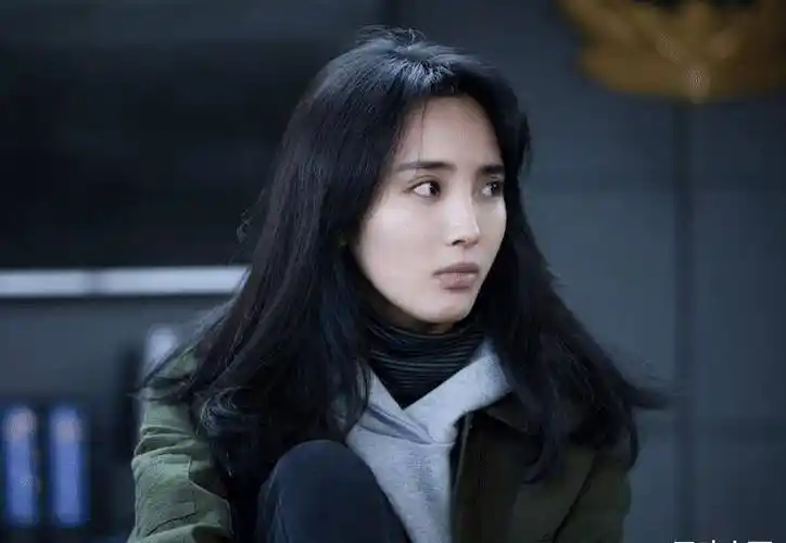 王紫璇能演敢演形象多变不受限,从神婆到女警,装腔作势也是优势