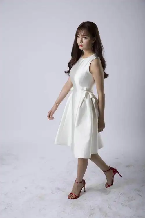 高清镜头下的沈梦辰,这"肤色"太真实了,气质全靠颜值撑|连衣裙|减龄