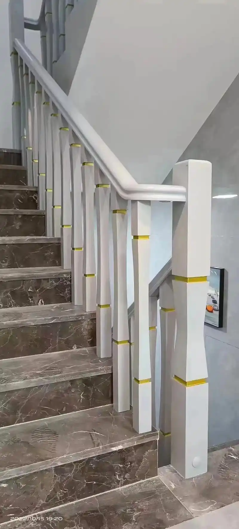 轻奢贵气感实木扶手,经典白色百搭风格,装 - 抖音