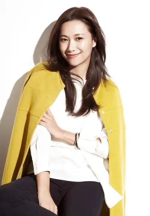 徐静蕾号称"19岁就不缺男人",撬走王朔,为何当红时消失了?