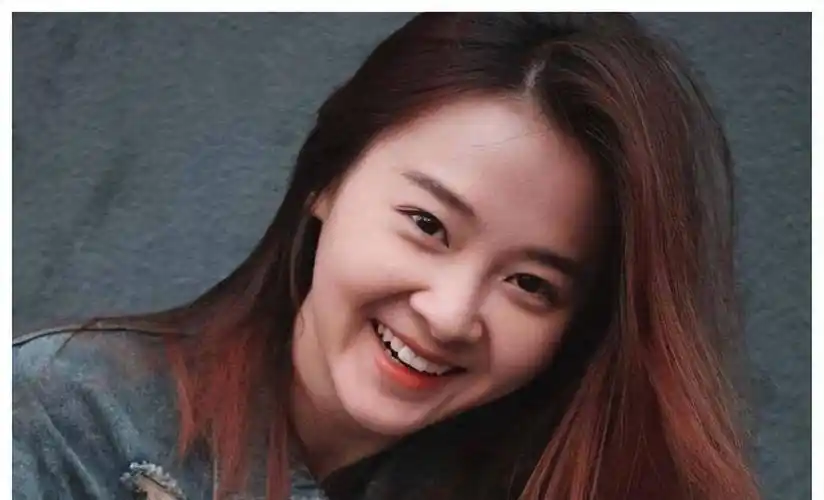 14岁时"初恋"给了释小龙,全网禁止她整容,如今28岁长成了这样_杨丽晓