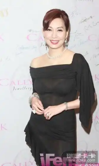 女星抢镜惹火透视装:邝美云