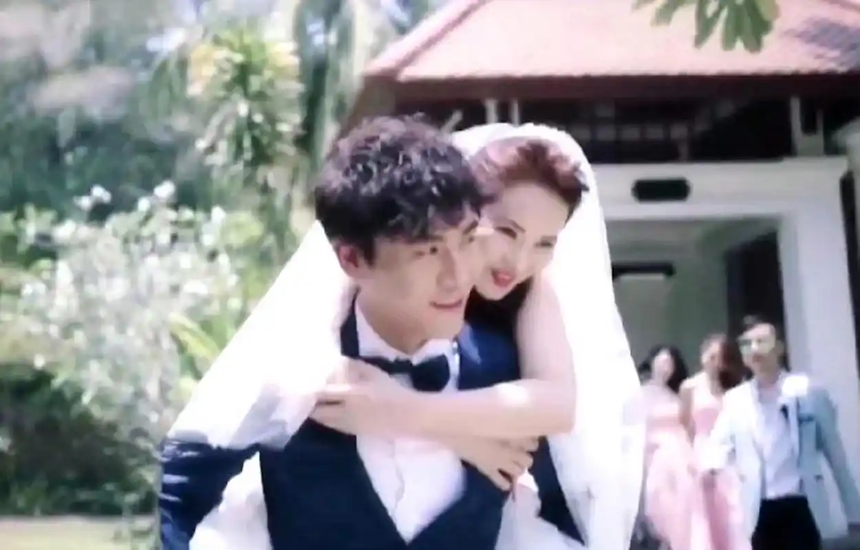 6月13日,一段秦昊和伊能静的婚礼视频曝光,秦昊也因些登上热搜.