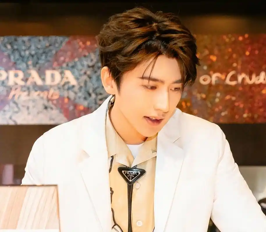 蔡徐坤谅解书曝光!"丑闻风波"再添实锤,其与亲妈曾遭警方传唤