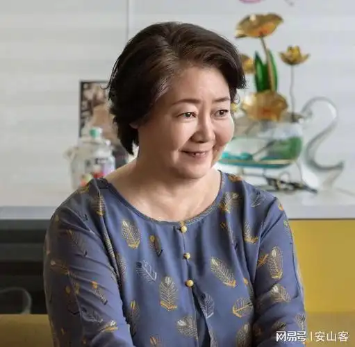 同样是演恶婆婆把萨日娜和李明启放在一起看差别就出来了