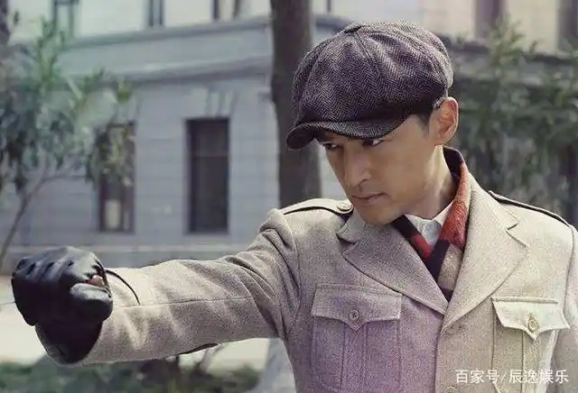 伪装者里面身份最明了的特工就是明台,真实身份人尽皆知!