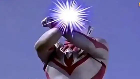 迪迦奥特曼与怪兽作战,最后怪兽落败而逃,迪迦立刻变换形态去追,这个