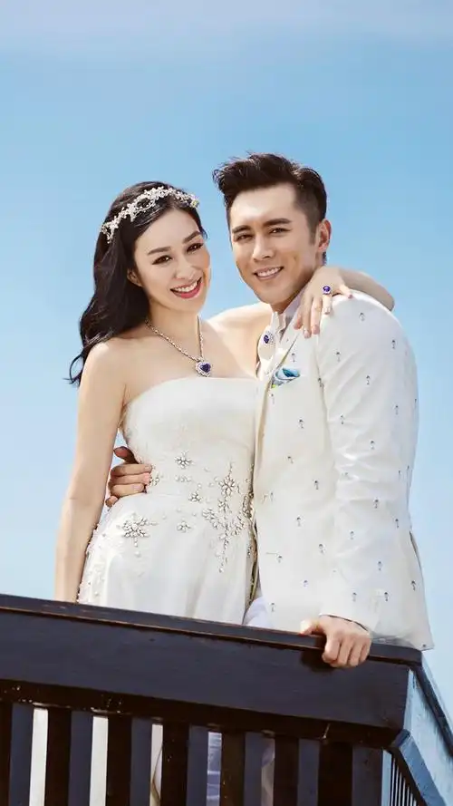 钟丽缇张伦硕甜蜜情侣手机壁纸,明星,情侣,甜蜜,钟丽缇,张伦硕,手机