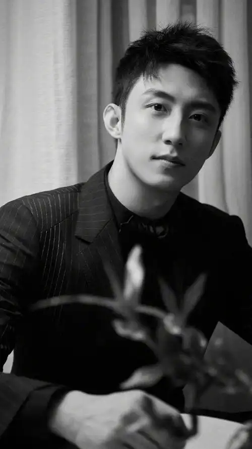 黄景瑜时尚帅气写真