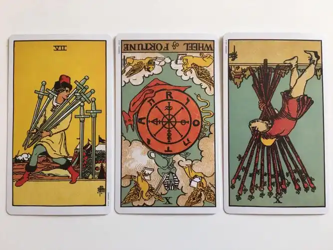 塔罗牌只是一面反映潜意识的镜子,为何有那么多人相信塔罗牌占卜?