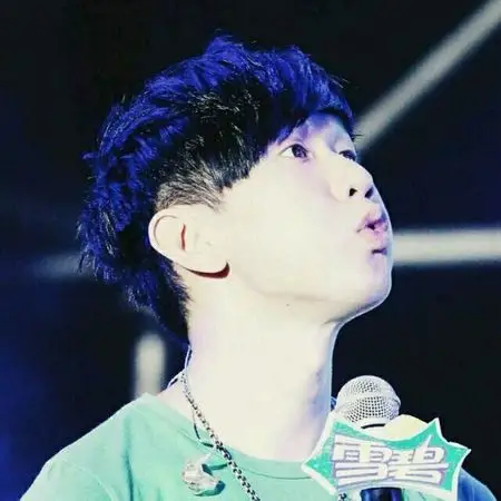 求林俊杰卖萌照 最好高清一点～ 谢谢