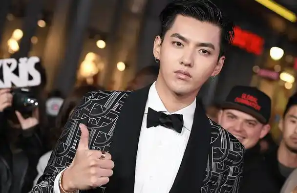 都美竹开第一次给谁了(都美竹自爆17岁被吴亦凡破身)