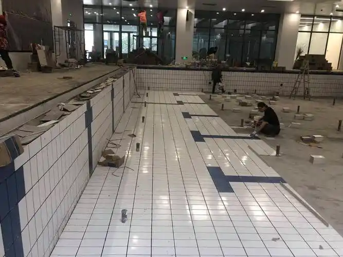 国标游泳池瓷砖的粘贴方法和规则