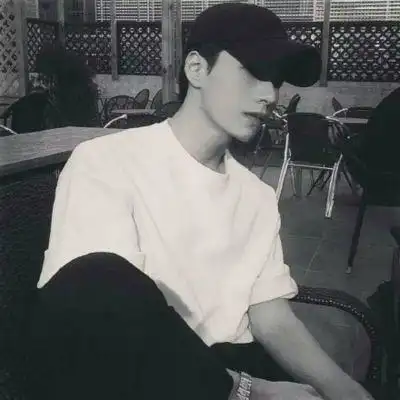 2019最新男生头像黑白侧脸伤感 众口难调过得开心就好个性男生戴口罩