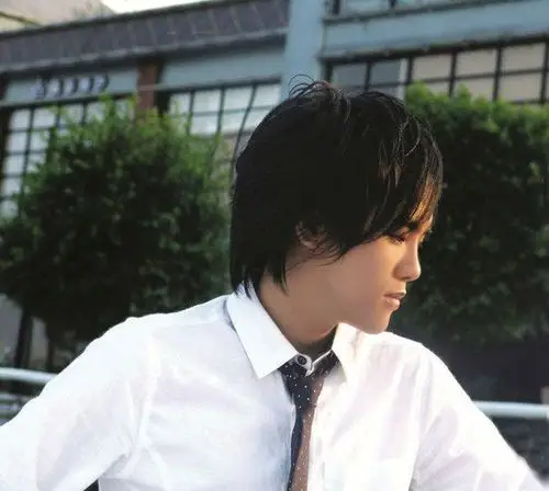 郑源的《包容》想你爱你留不住你亲爱的你就算一错再错都会包容你