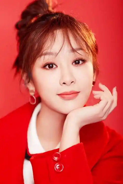 杨紫各类靓丽写真大秀如玉长腿!雪肤玉貌美得让人窒息