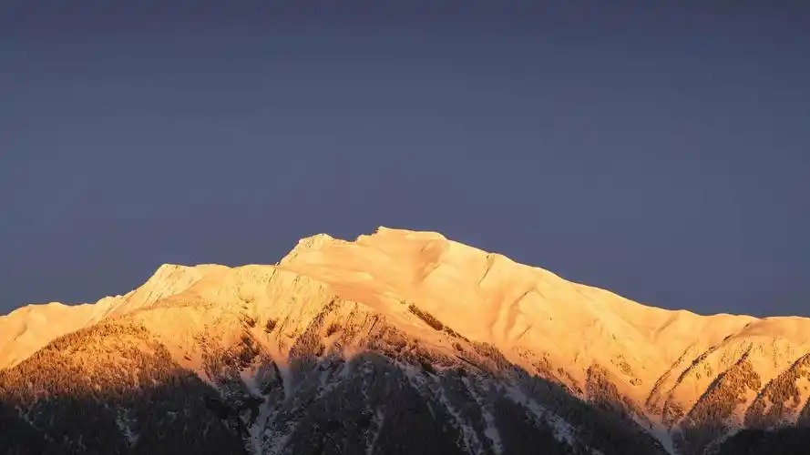 笔记本电脑壁纸动漫(笔记本电脑壁纸动态怎么设置)_友友