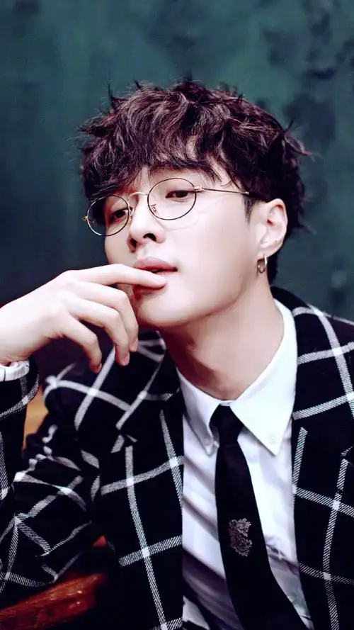 张艺兴图片高清iphone手机壁纸