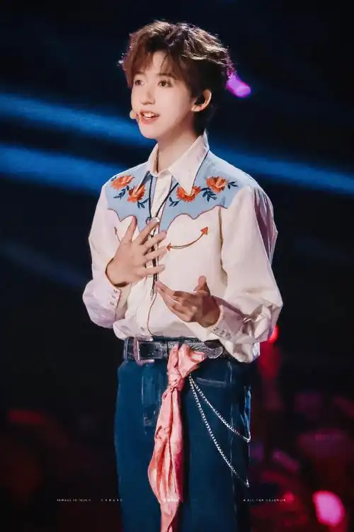 时代少年团宋茜合作舞台姐姐真漂亮##贺峻霖 令人心动的offer5