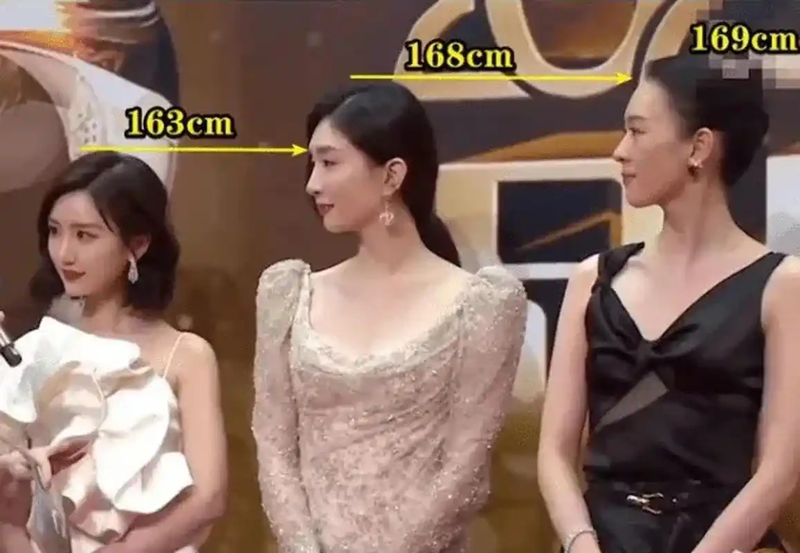 从左到右,江疏影身高168,童谣身高169